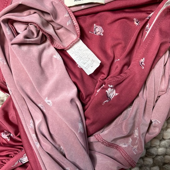 Verse Rouched Dress - Picture 6 of 6